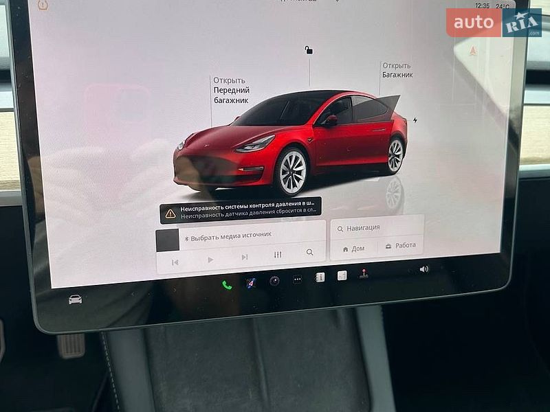 Седан Tesla Model 3 2022 в Киеве