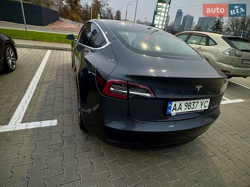 Tesla Model 3 2018