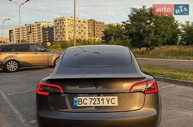 Седан Tesla Model 3 2023 в Львові