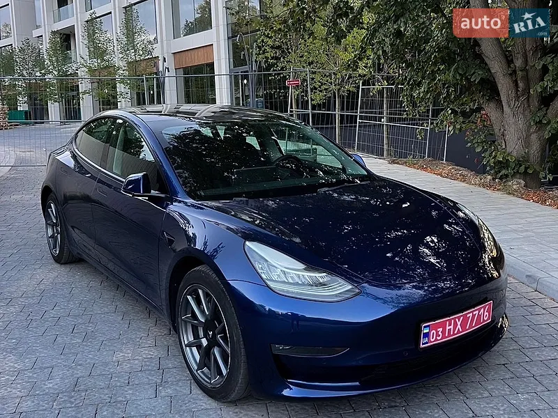 Tesla Model 3 2022