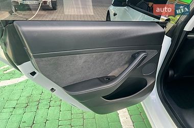 Седан Tesla Model 3 2022 в Києві