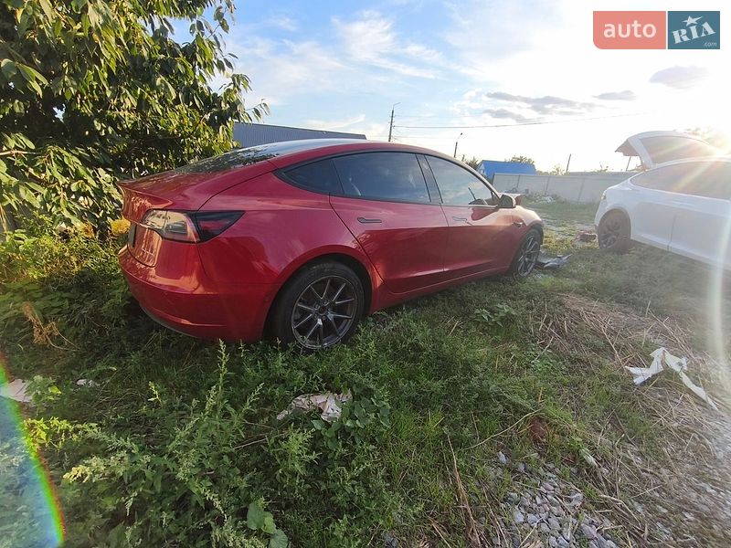 Седан Tesla Model 3 2022 в Сквирі