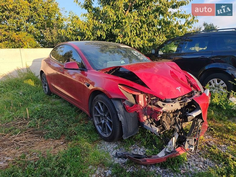 Седан Tesla Model 3 2022 в Сквирі