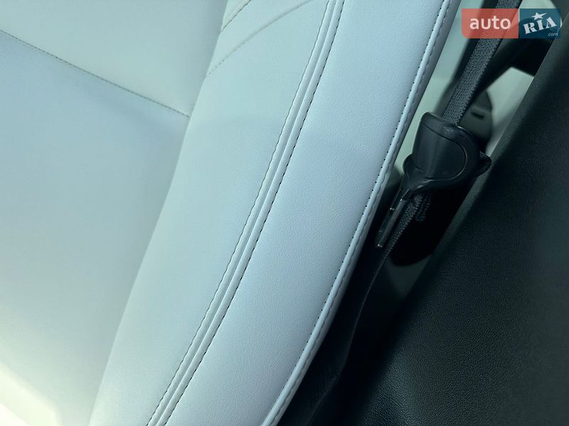 Седан Tesla Model 3 2019 в Луцке