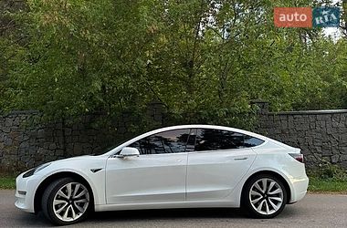 Седан Tesla Model 3 2018 в Калиновке