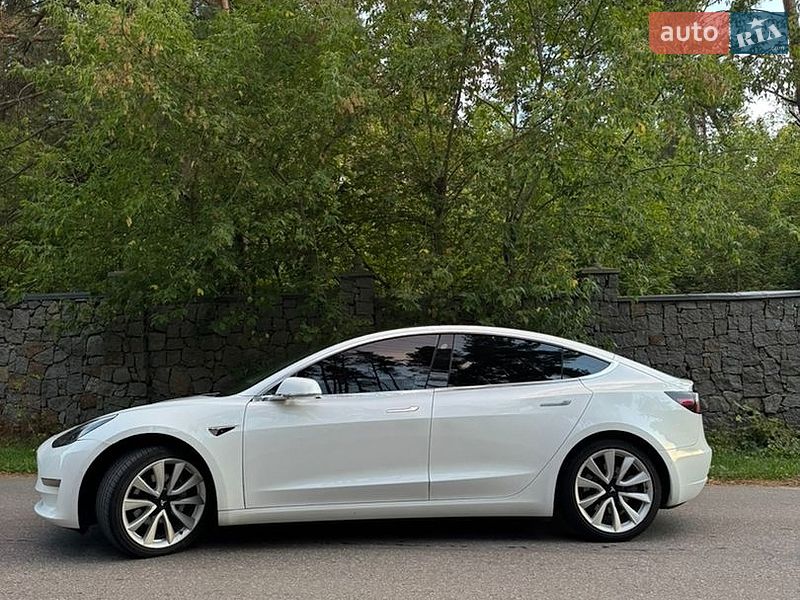 Седан Tesla Model 3 2018 в Калиновке