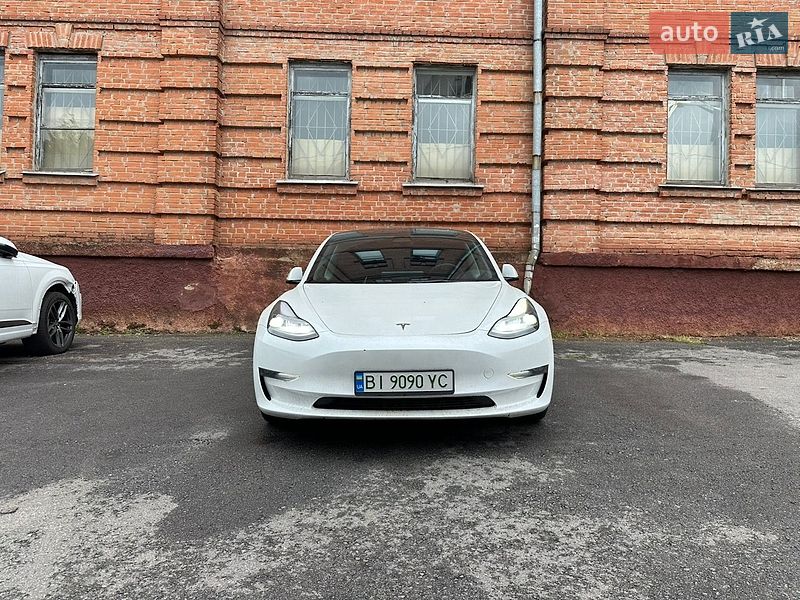 Седан Tesla Model 3 2022 в Полтаве
