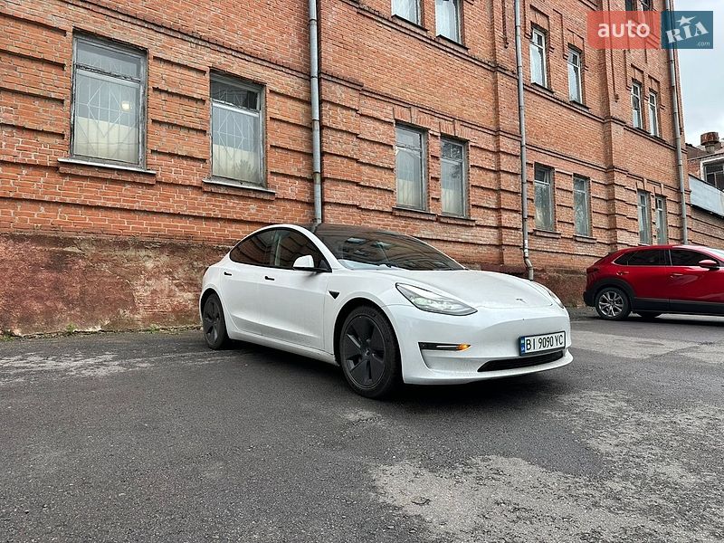 Седан Tesla Model 3 2022 в Полтаве