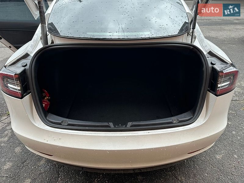 Седан Tesla Model 3 2022 в Полтаве