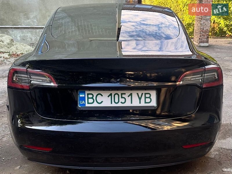 Седан Tesla Model 3 2019 в Дрогобыче