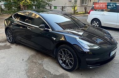 Седан Tesla Model 3 2019 в Дрогобыче