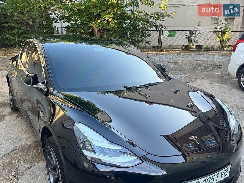Седан Tesla Model 3 2019 в Дрогобыче