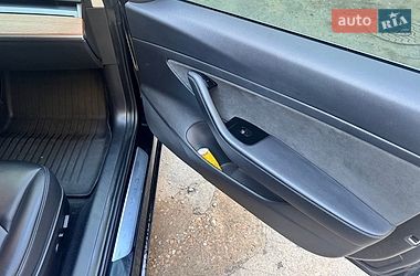 Седан Tesla Model 3 2019 в Дрогобыче