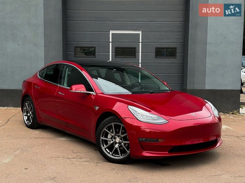 Седан Tesla Model 3 2019 в Києві