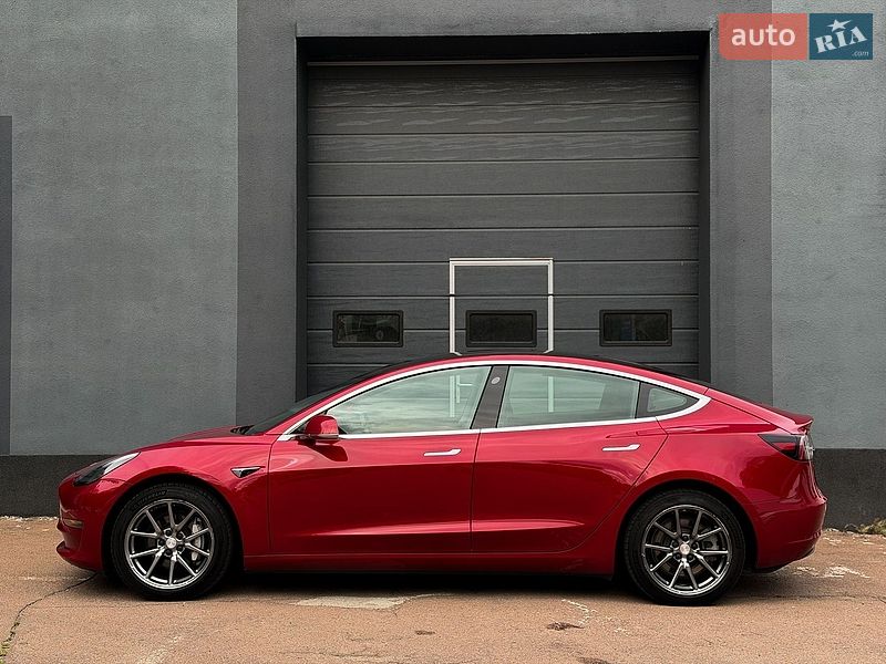 Седан Tesla Model 3 2019 в Києві