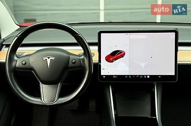 Седан Tesla Model 3 2019 в Києві
