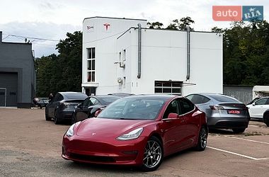 Седан Tesla Model 3 2019 в Києві