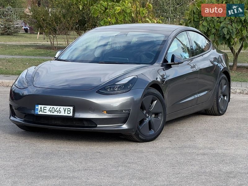 Tesla Model 3 2022
