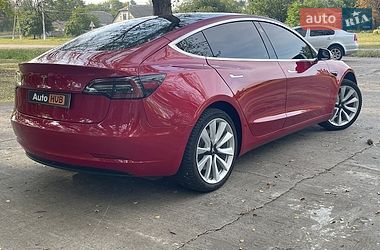Седан Tesla Model 3 2019 в Новій Водолагі