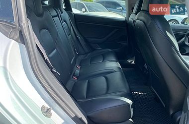 Седан Tesla Model 3 2020 в Львове