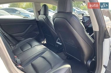 Седан Tesla Model 3 2020 в Львове