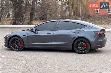 Седан Tesla Model 3 2018 в Львове