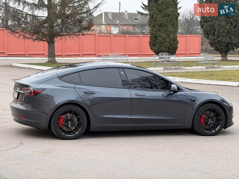 Седан Tesla Model 3 2018 в Львове