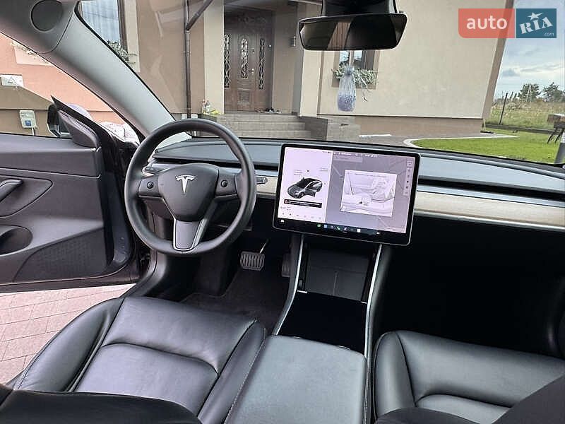Седан Tesla Model 3 2020 в Вінниці