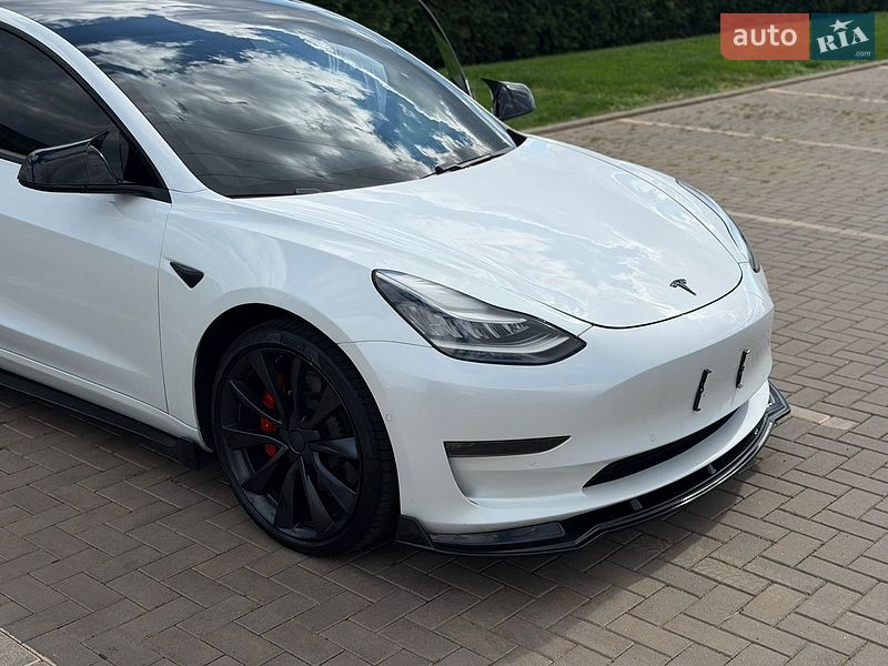 Седан Tesla Model 3 2019 в Кривом Роге