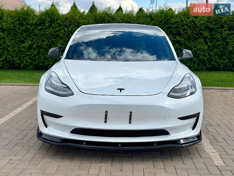 Седан Tesla Model 3 2019 в Кривом Роге