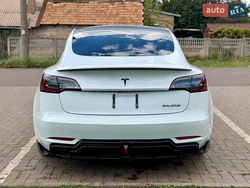 Седан Tesla Model 3 2019 в Кривом Роге