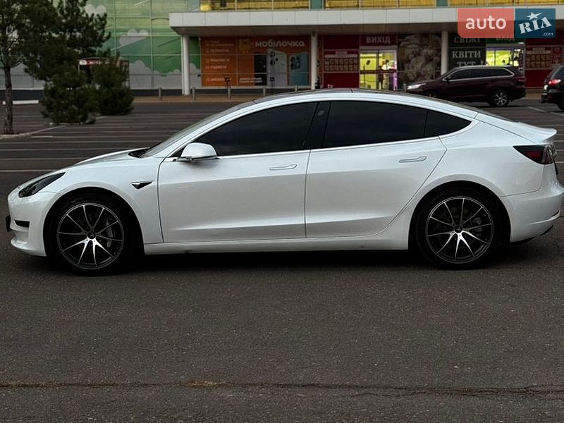 Седан Tesla Model 3 2020 в Одессе