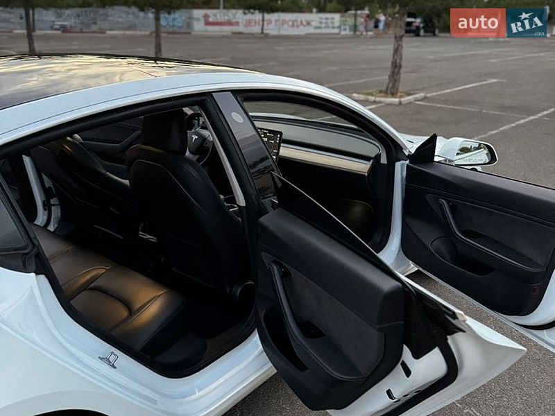Седан Tesla Model 3 2020 в Одессе