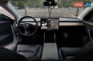 Седан Tesla Model 3 2020 в Одессе