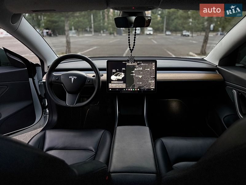 Седан Tesla Model 3 2020 в Одессе