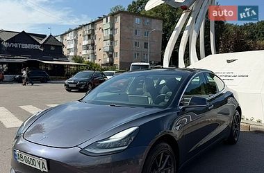 Седан Tesla Model 3 2020 в Виннице
