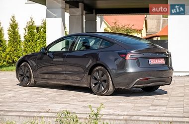 Седан Tesla Model 3 2025 в Ивано-Франковске