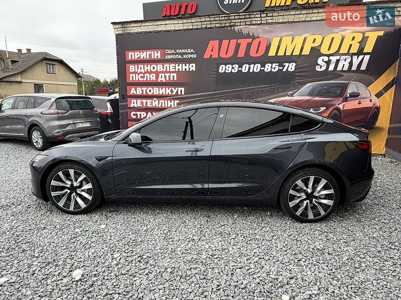Седан Tesla Model 3 2025 в Стрые