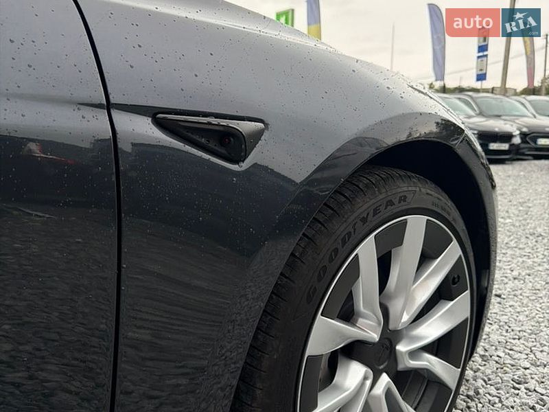 Седан Tesla Model 3 2025 в Стрые