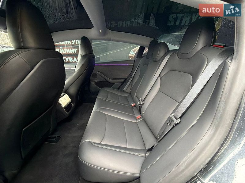 Седан Tesla Model 3 2025 в Стрые