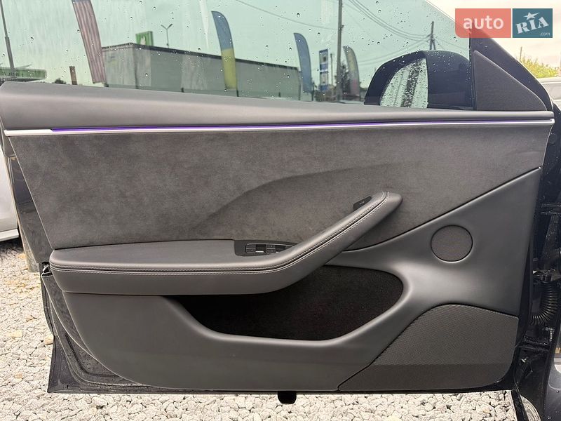 Седан Tesla Model 3 2025 в Стрые
