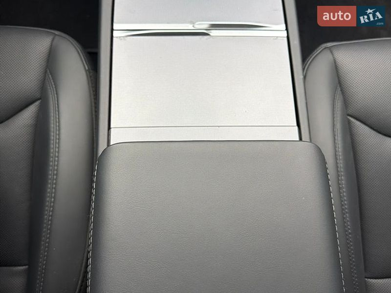 Седан Tesla Model 3 2025 в Стрые