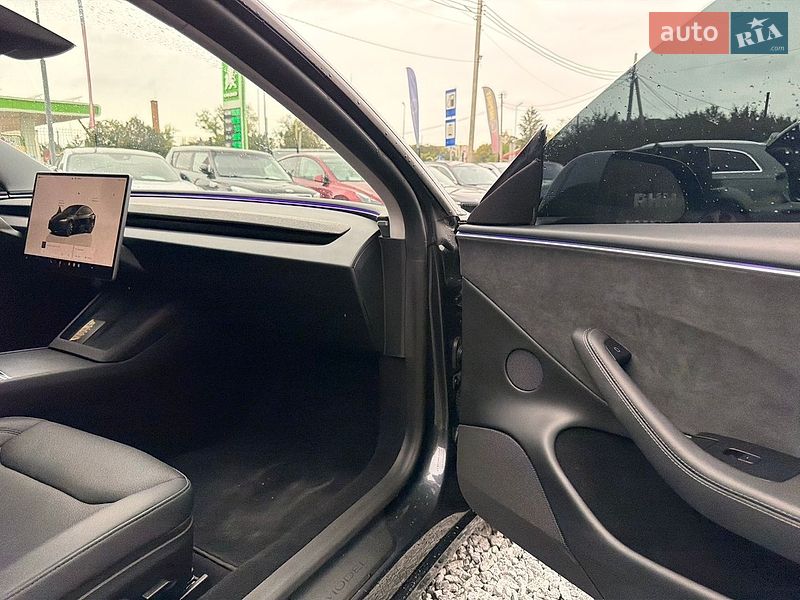Седан Tesla Model 3 2025 в Стрые