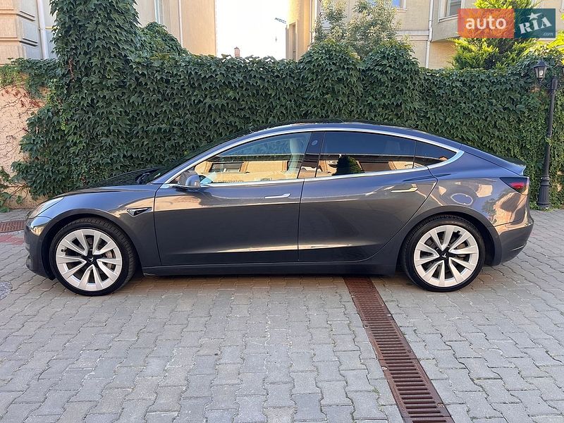 Седан Tesla Model 3 2019 в Одесі