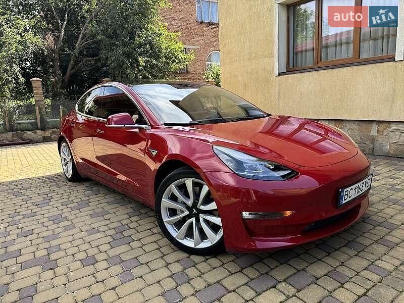 Седан Tesla Model 3 2018 в Львове