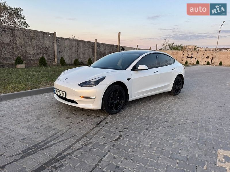 Tesla Model 3 2021