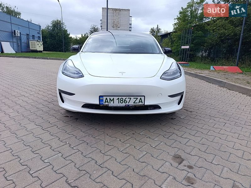 Седан Tesla Model 3 2021 в Житомире
