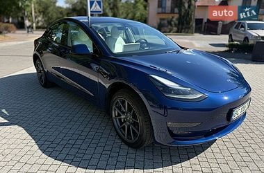Седан Tesla Model 3 2022 в Львове