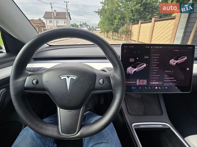 Седан Tesla Model 3 2021 в Киеве