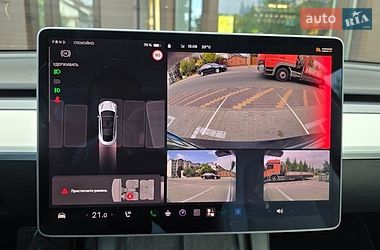 Седан Tesla Model 3 2021 в Киеве